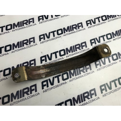 Скоба кріплення каталізатора Fiat Punto 3 2005-2018 55213040